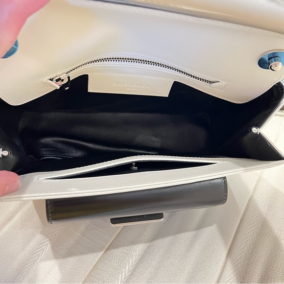 NEW Balenciaga Chain Strap Leather Bag - Picture 10 of 15
